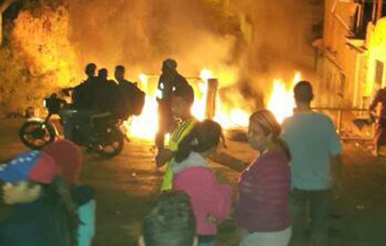 En gran parte de Venezuela se movilizan contra régimen de Maduro