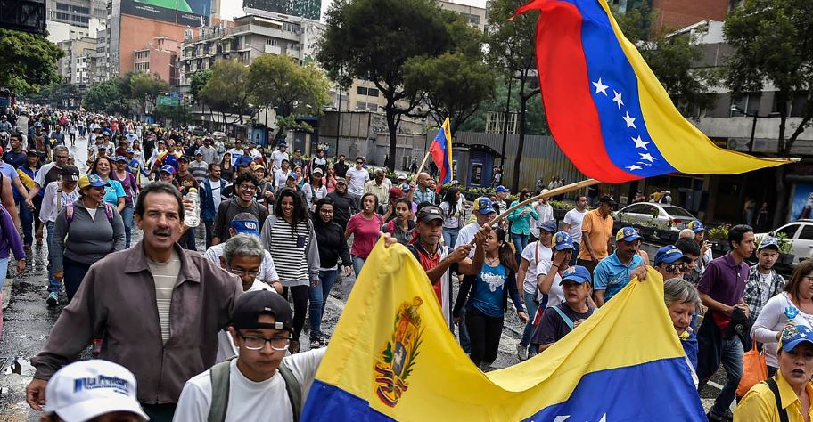 En gran parte de Venezuela se movilizan contra régimen de Maduro
