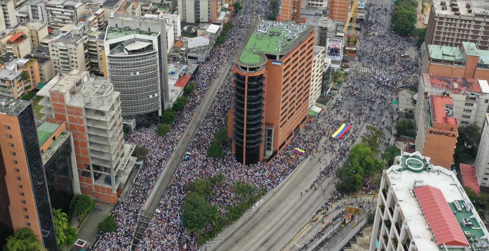 En gran parte de Venezuela se movilizan contra régimen de Maduro