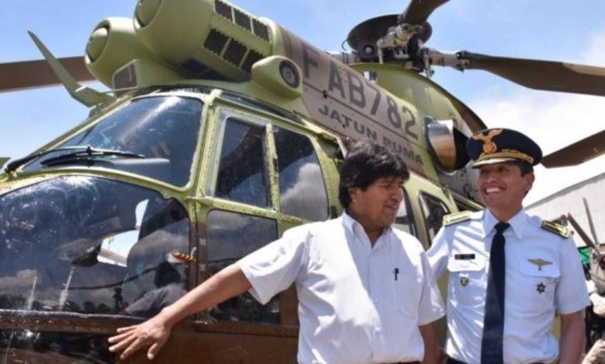 Mesa afirma que al que le falta “calle” es a Evo que se traslada en helicóptero