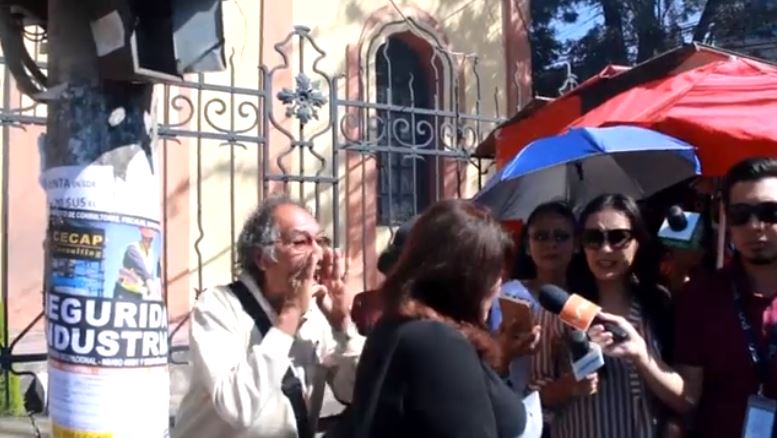 Militantes del gobernante MAS agreden a diputada Piérola y un ministro dice que no comparte