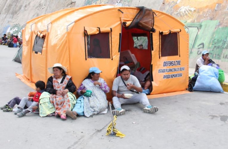 Damnificados recuperan sus enseres entre los escombros en zona declarada “situación de desastre”