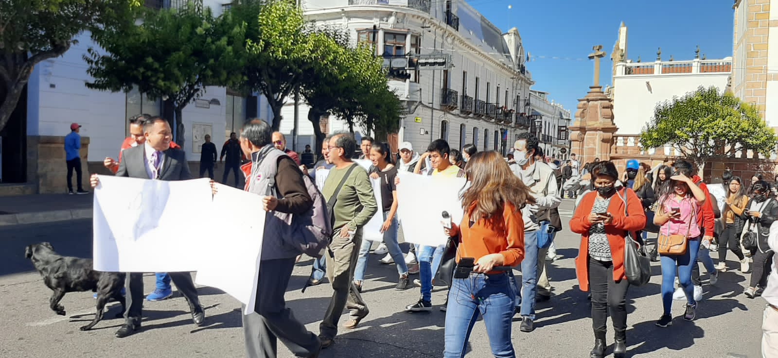 Plantón de periodistas se realizó de manera simultánea en todas las capitales del país