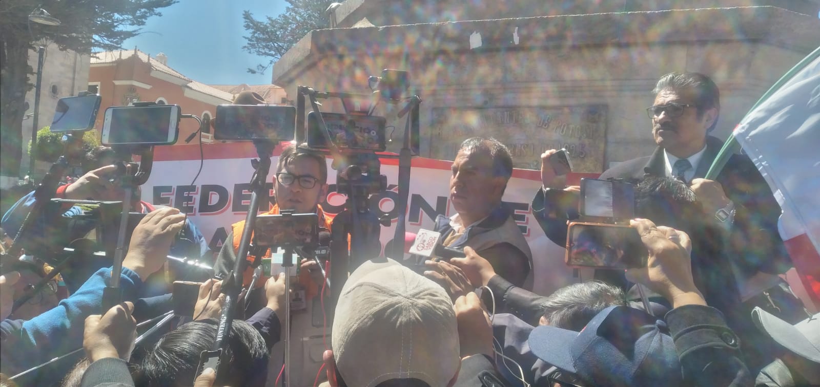 Plantón de periodistas se realizó de manera simultánea en todas las capitales del país