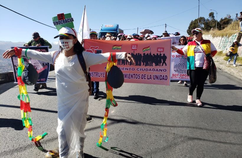 Masivo respaldo a la marcha por respeto al 21F y renuncia de los vocales del Órgano Electoral