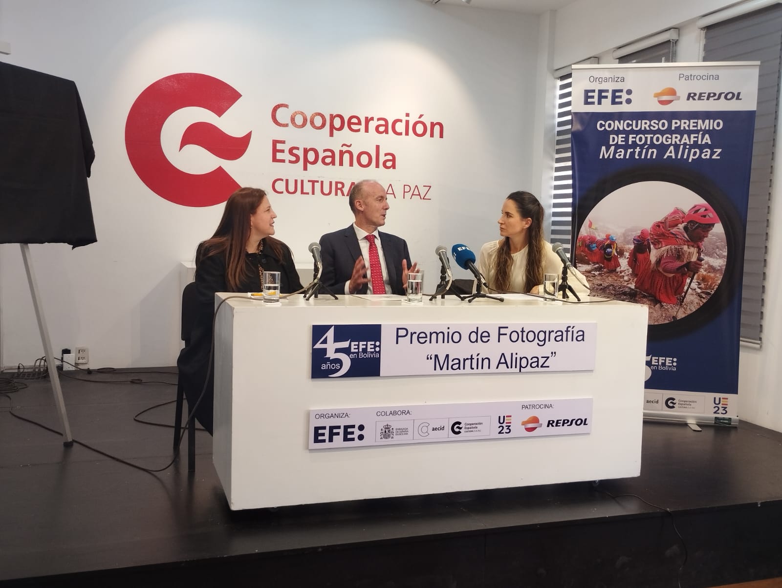 EFE celebra 45 años en Bolivia y presenta al ganador de su concurso de fotografía “Martín Alipaz”