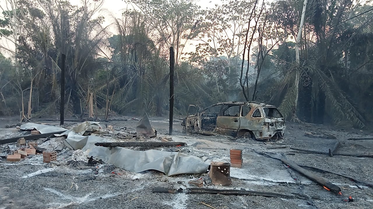  Pese a videos y desesperación de vecinos, Gobierno minimiza gravedad de incendios en San Buenaventura 