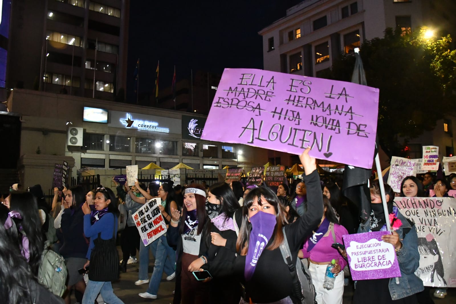 Masiva Y Ruidosa Marcha De Mujeres Protestan Contra El “estado Que No Hace Nada” Brújula Digital 8297