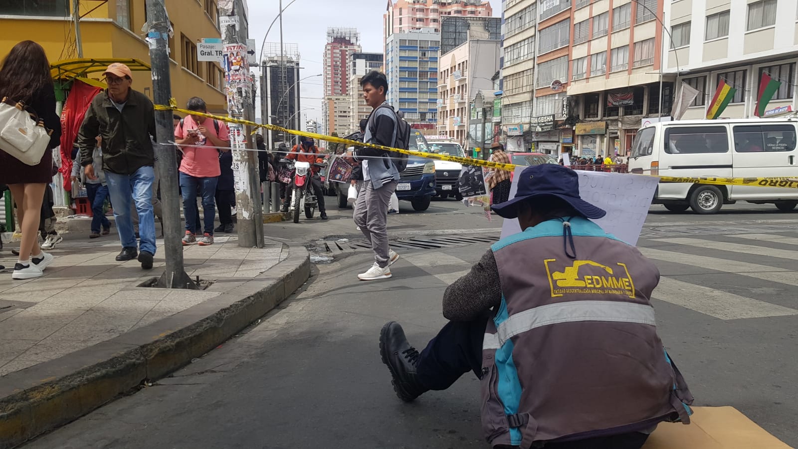 En medio de bloqueos, gremiales encuentran una oportunidad y ocupan vías del centro paceño