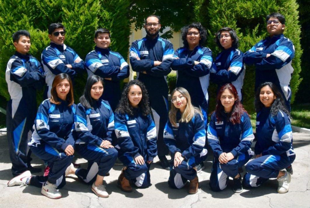 Equipo de estudiantes de la UCB gana un premio en competencia internacional de la NASA