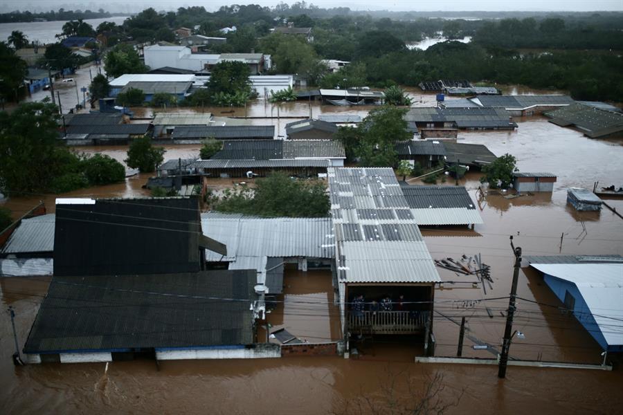 Porto Alegre: 57 muertes y devastación, el desolador panorama que dejan los temporales en sur de Brasil