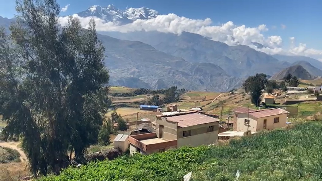 La falta de agua en la comunidad Totorani de Mecapaca es la causa del éxodo de jóvenes