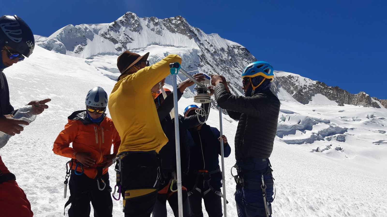 Chachacomani, el pico paceño pierde 17 metros de espesor de nieve en cuatro años