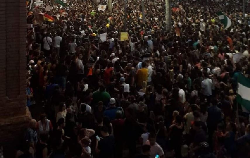 Masivas marchas en cinco ciudades exigen anulación de decreto que autoriza desmonte y quema de bosques