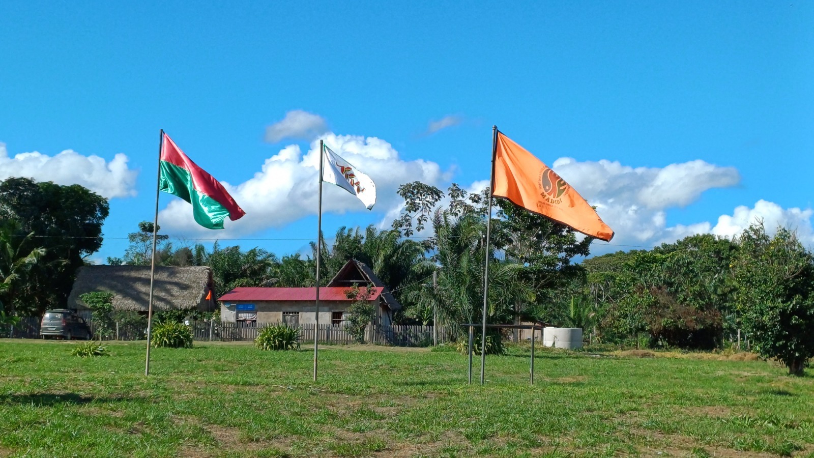 Indígenas uchupiamonas  evaden su extinción y  al extractivismo con el ecoturismo