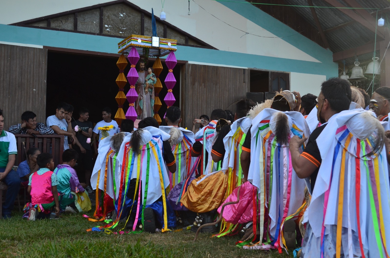 Indígenas uchupiamonas  evaden su extinción y  al extractivismo con el ecoturismo