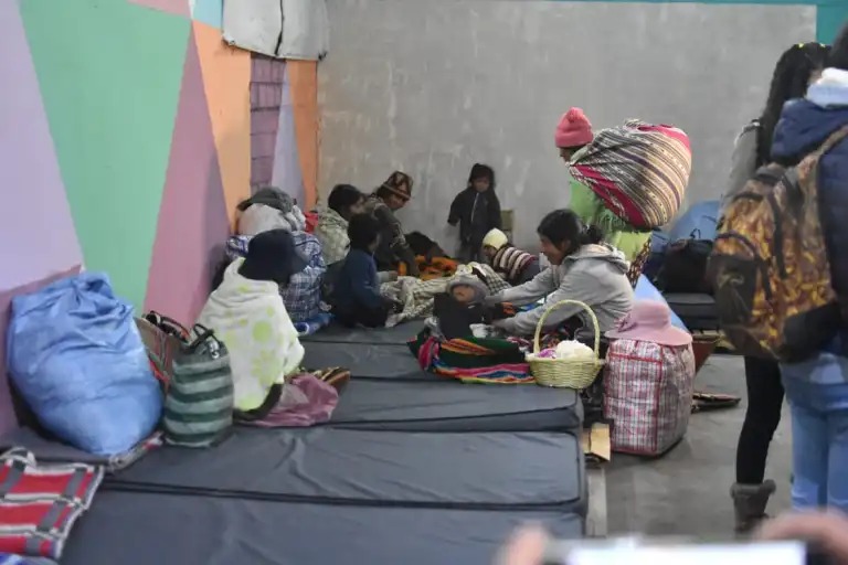 Habilitan albergue temporal hasta el 15 de agosto en la Terminal de Buses La Paz