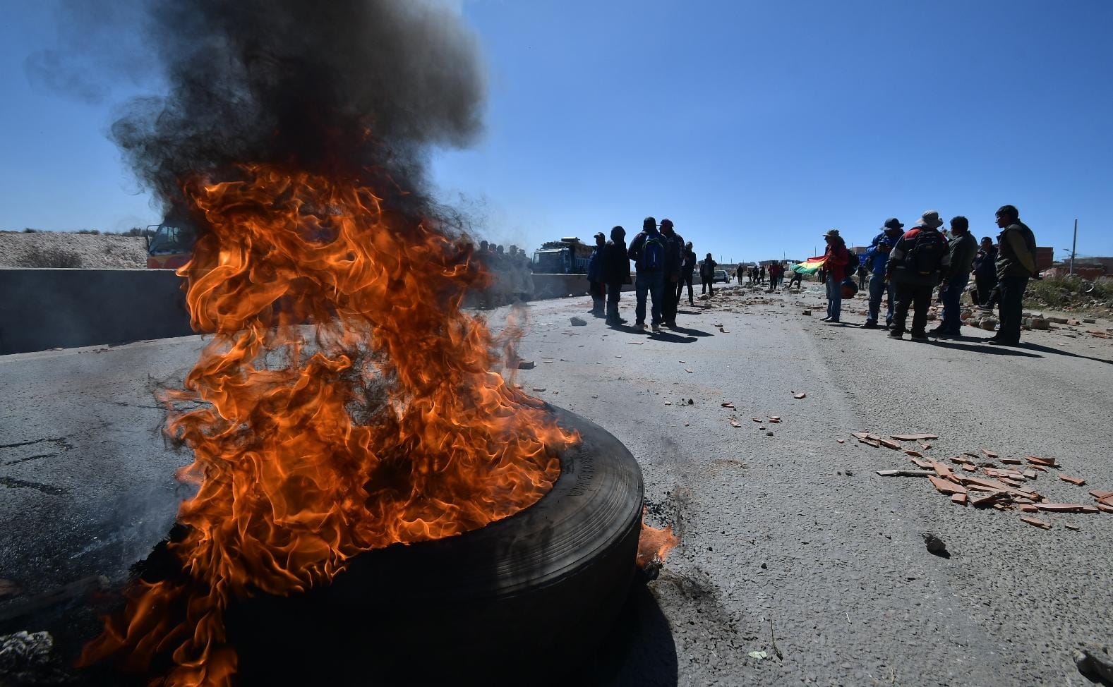 Reportan bloqueos en 7 departamentos  y Gobierno amenaza con denunciar en  Fiscalía a transportistas por daños en carreteras