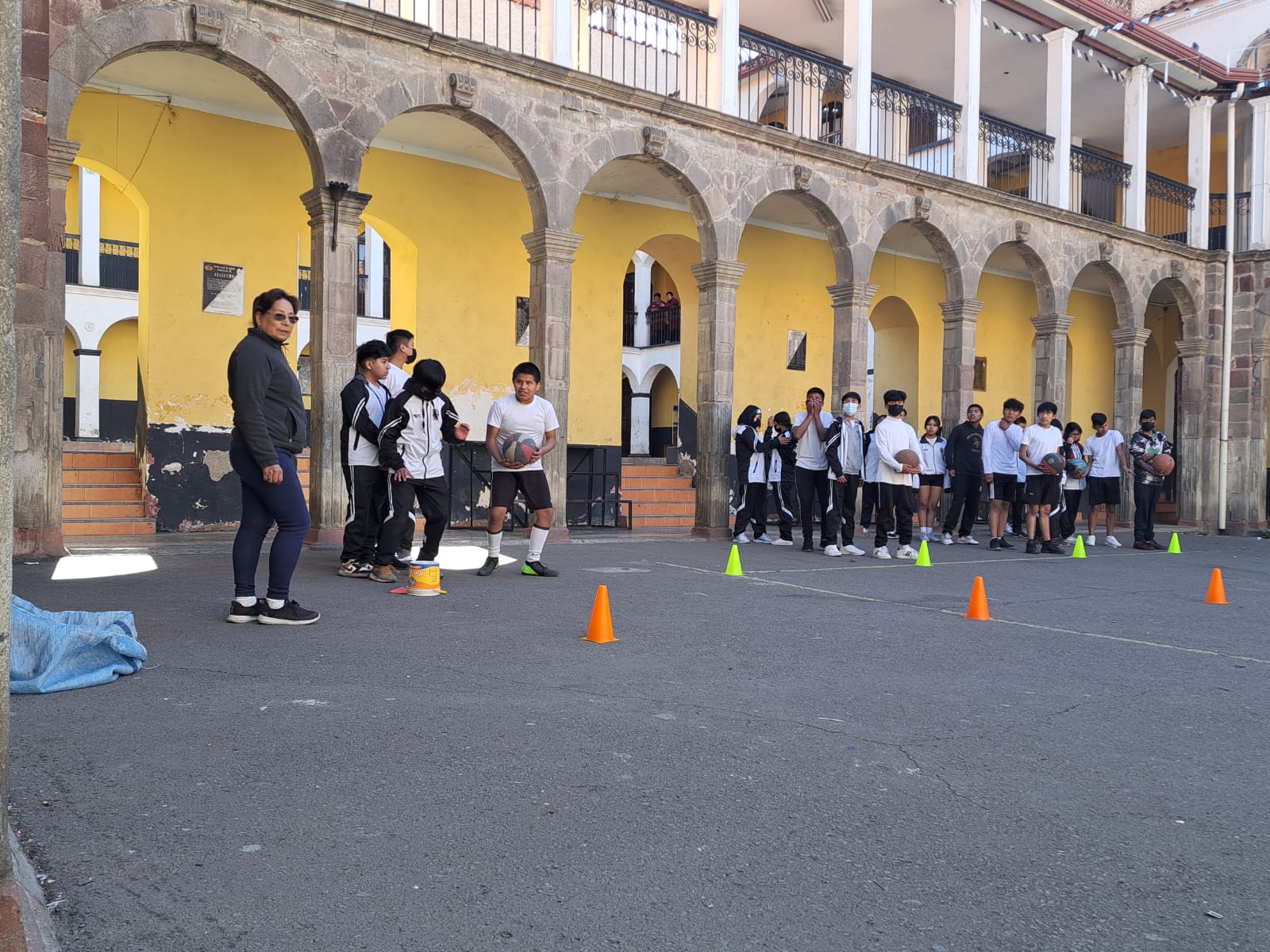 Día del Maestro: docentes de aula ven caída de la calidad educativa y falta de respeto de estudiantes