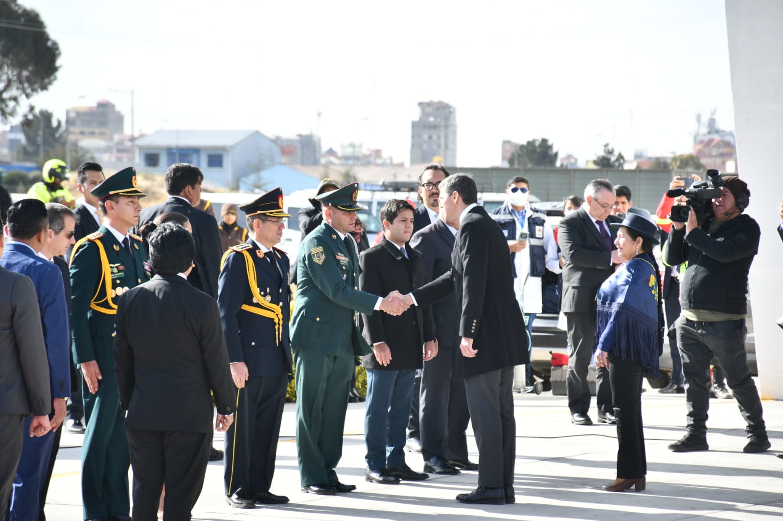 Presidente paraguayo ya está en  Bolivia, se reunirá con Arce y empresarios