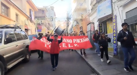 Maestros y trabajadores en salud protagonizaron ruidosa marcha contra alza de alimentos y el rechazo a la jubilación forzosa