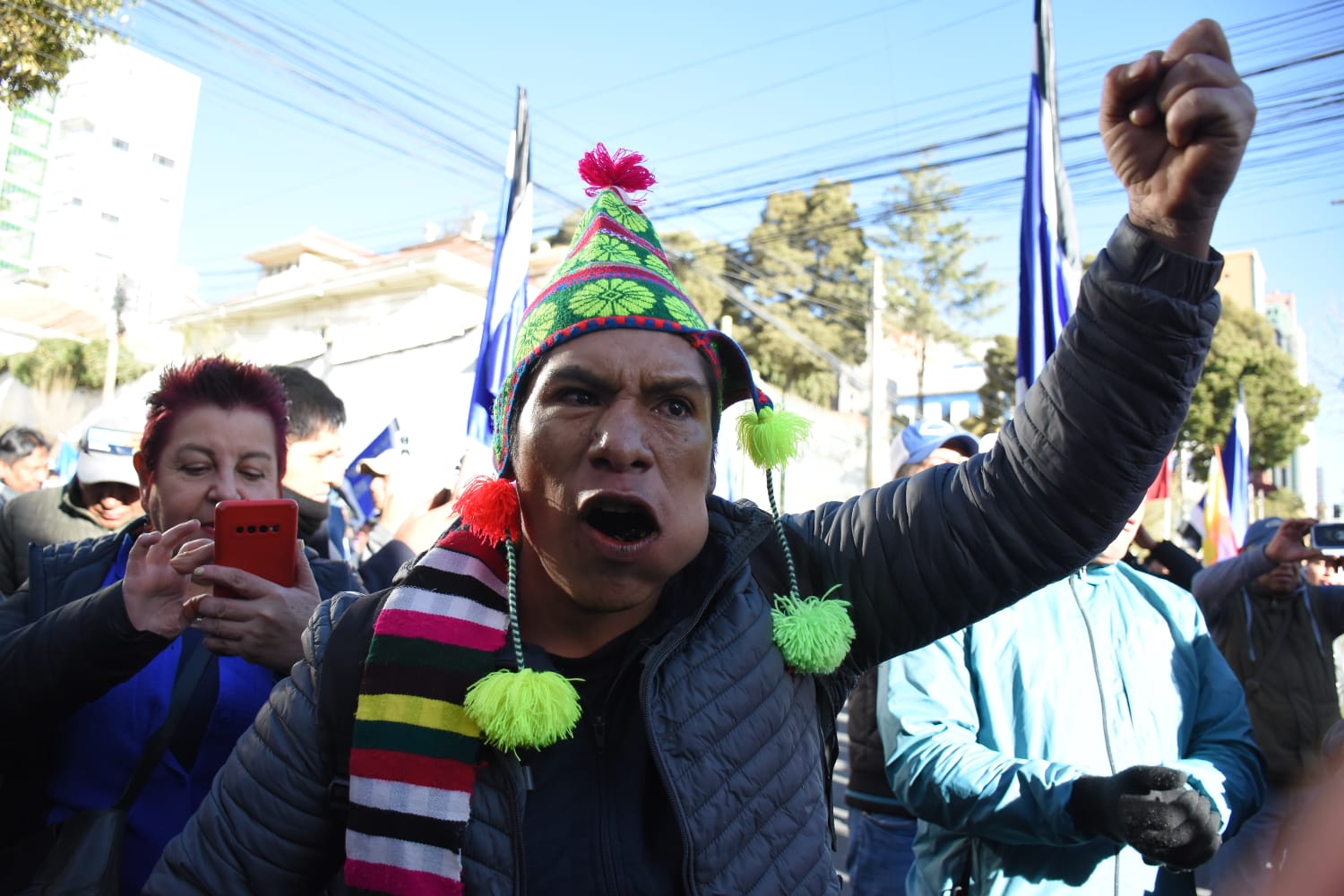 Se reportan amagues de enfrentamiento  entre evistas y arcistas previo al encuentro de partidos en el TSE