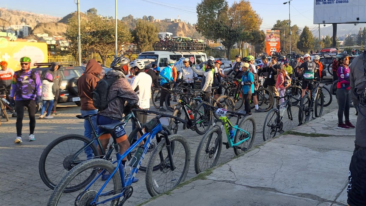 Bagó, con sus productos Colnatur Sport y Heliocare, apoyó la carrera de ciclismo Clásica de Invierno