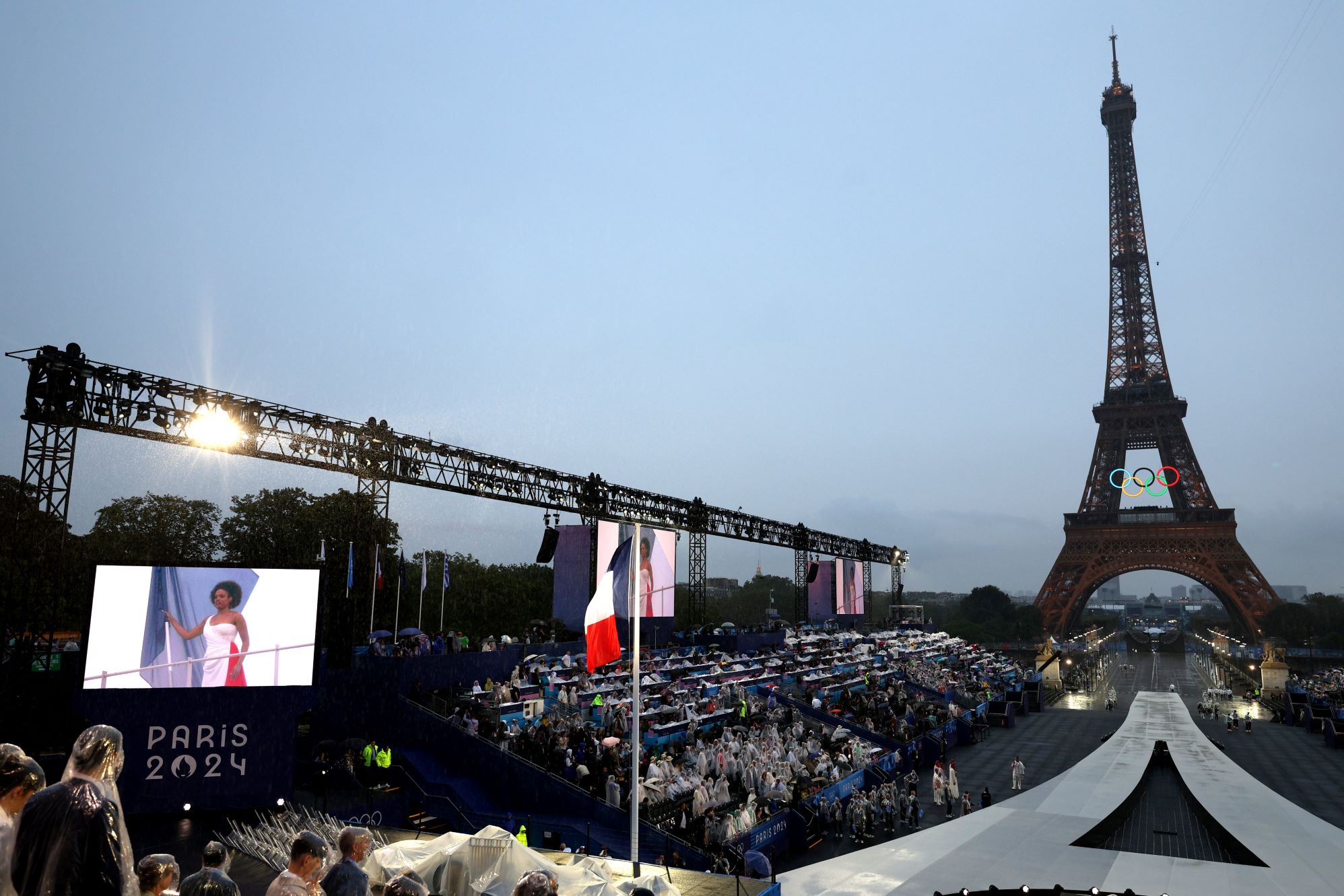 Comienzan los Juegos Olímpicos París 2024, la lluvia afecta a la inauguración
