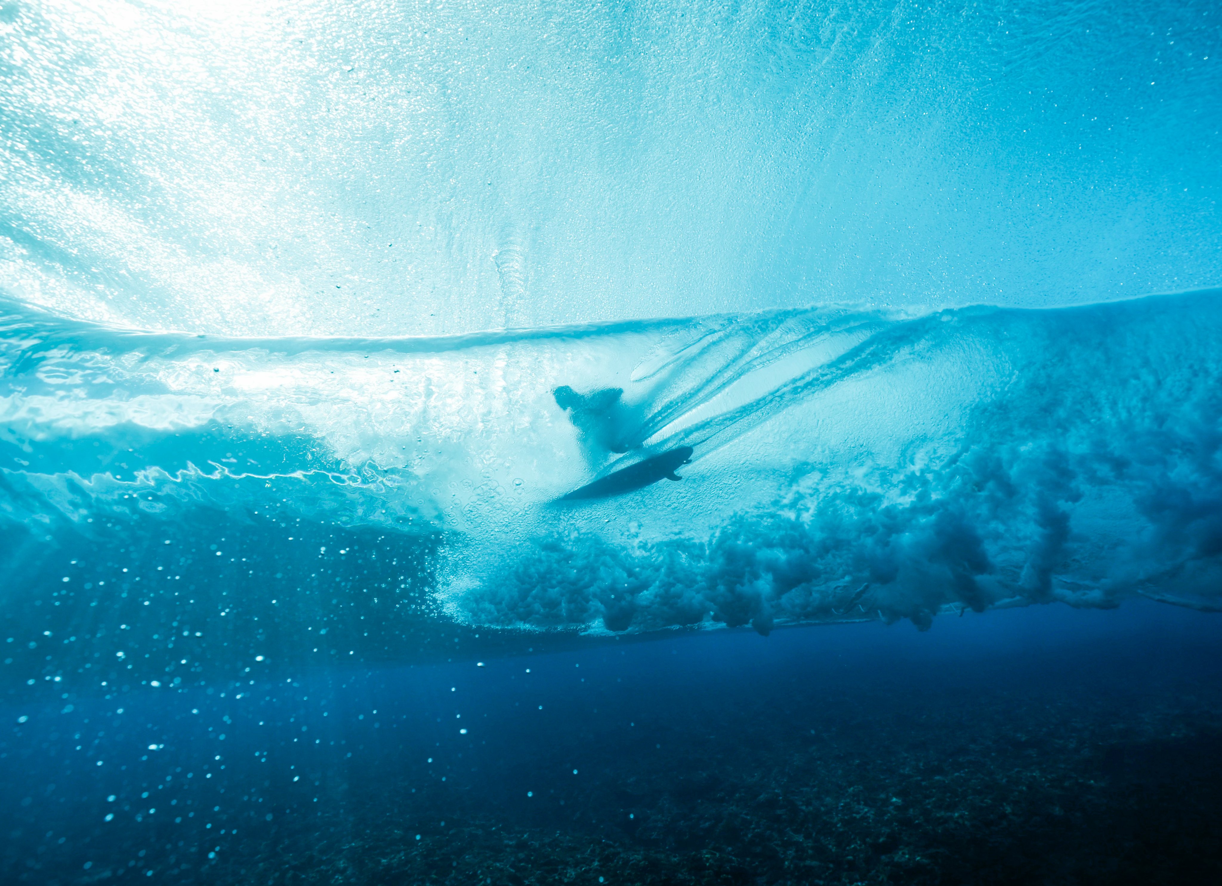 París 2024: el surf entrega una puntuación casi perfecta y una foto icónica