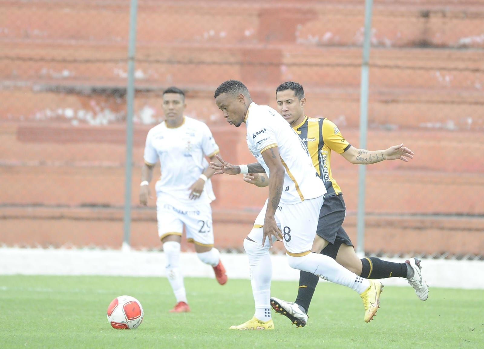 El Tigre se repone de un gol de camarín y vence al “colero” Real en Montero