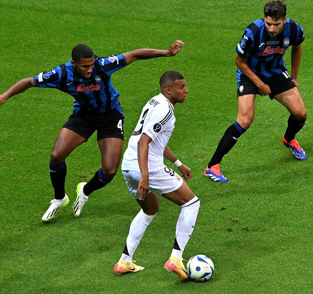 Mbappé debuta en el Real Madrid, anota su primer gol y es campeón de la Supercopa