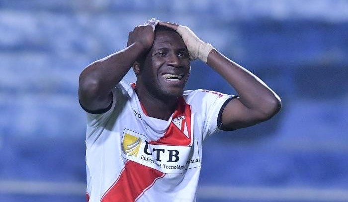 Los curiosos 33 minutos de Caicedo: gol a favor, gol en contra y expulsión