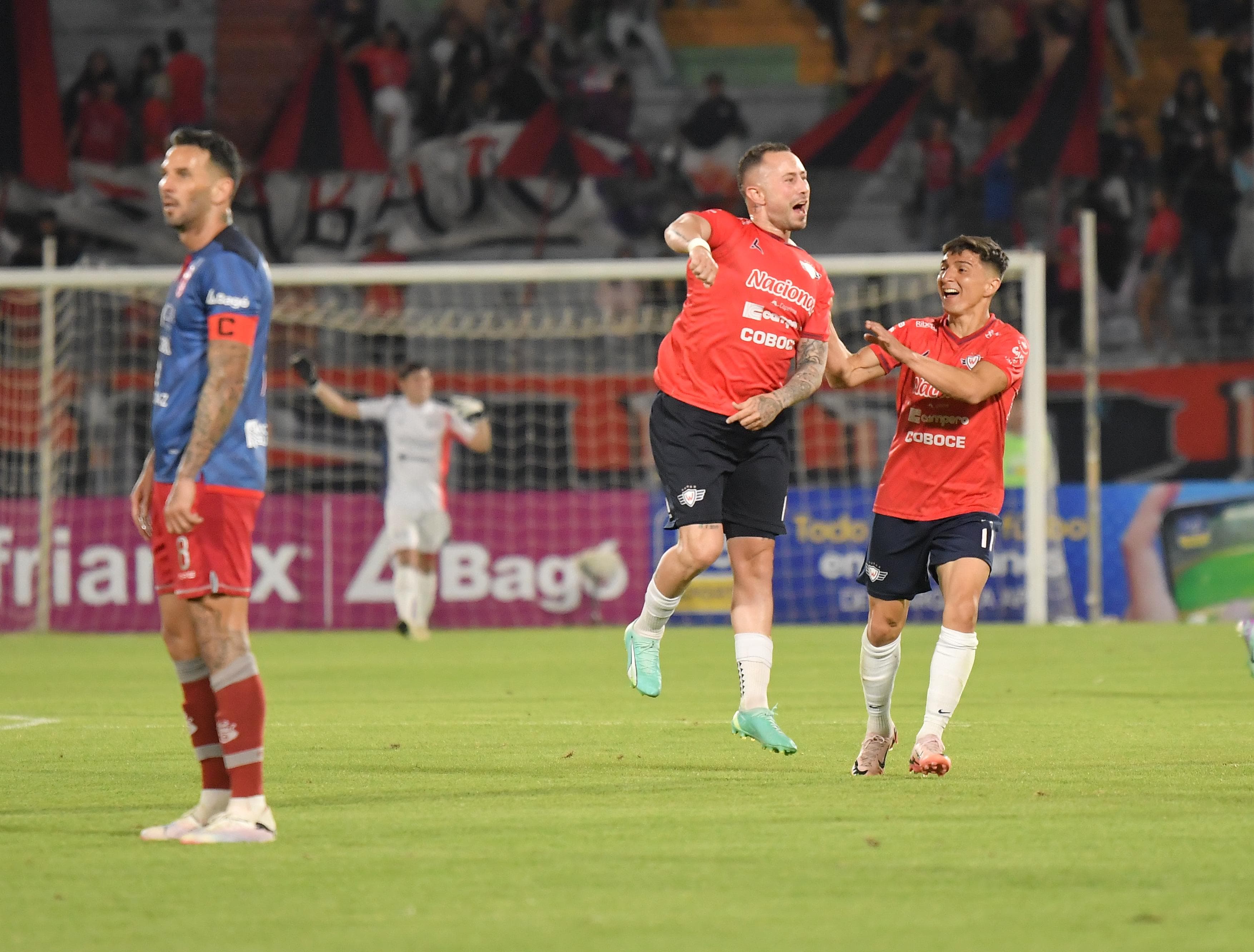 Un golazo desde media cancha de Amaral sella la goleada de Wilster sobre Guabirá