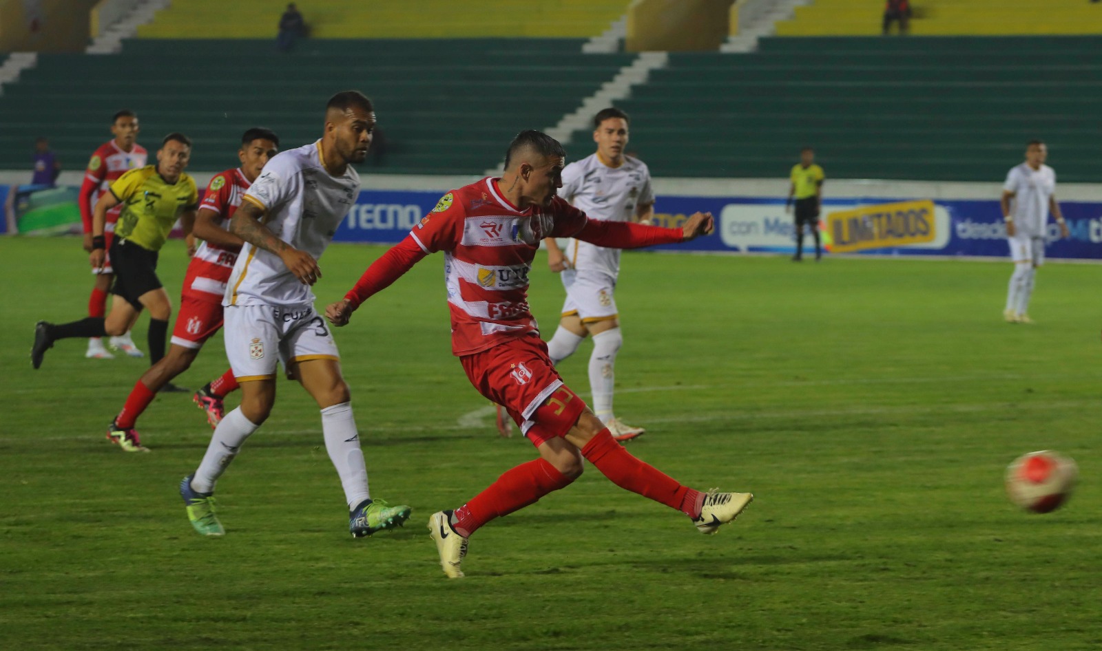 Independiente derrota a Real Santa Cruz en un partido reprogramado