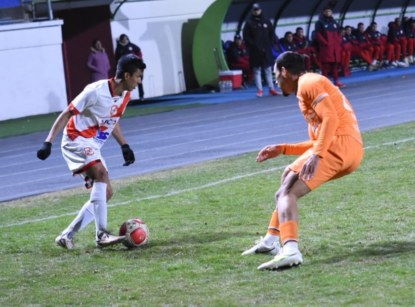 Con goles en el primer tiempo Nacional derrota a Royal Pari en Potosí