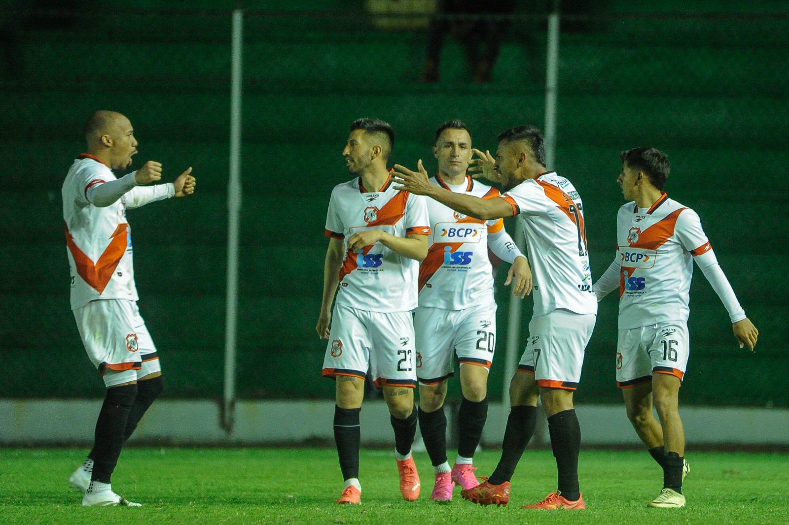 Oriente empata con Nacional y pierde la chance de saltar al tercer lugar