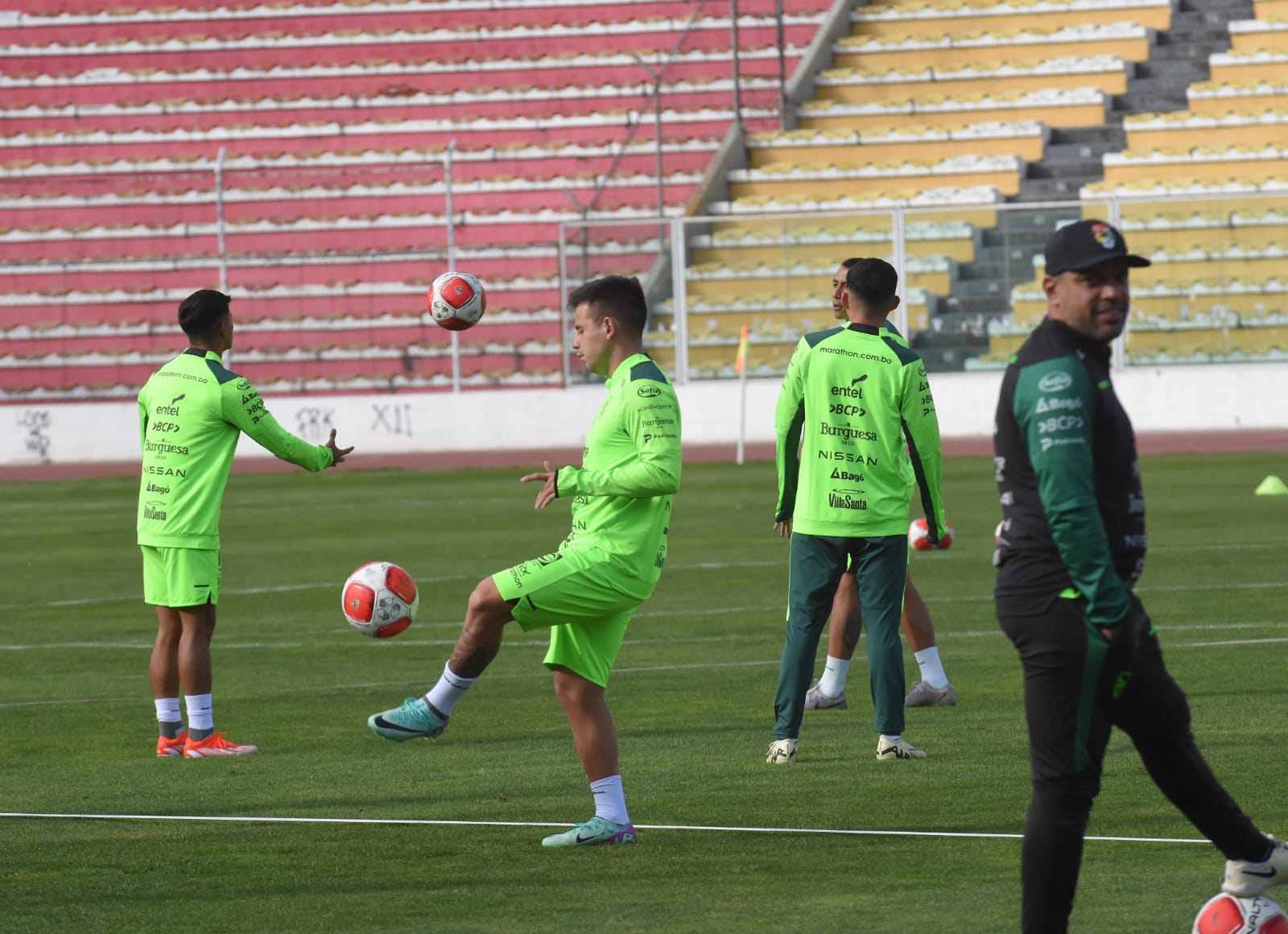 La selección practicará en el Siles, Achumani y Villa Ingenio esta semana