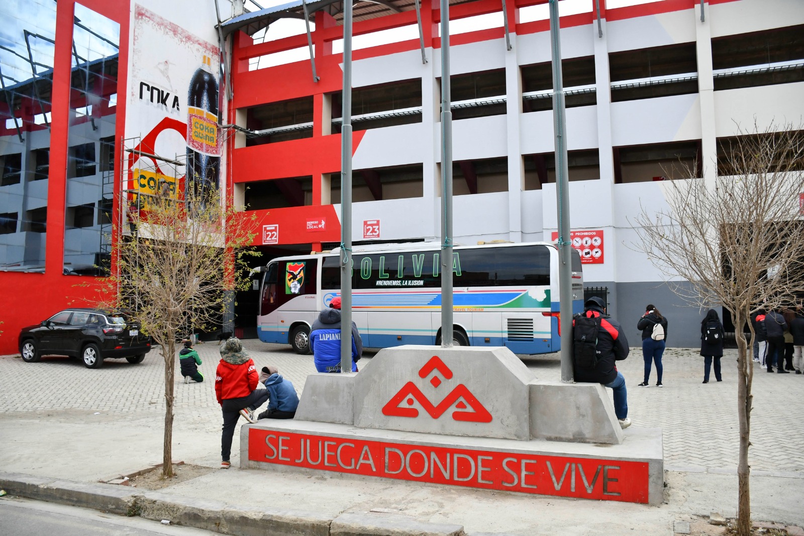 La selección practica en El Alto a puertas cerradas y con resguardo policial 