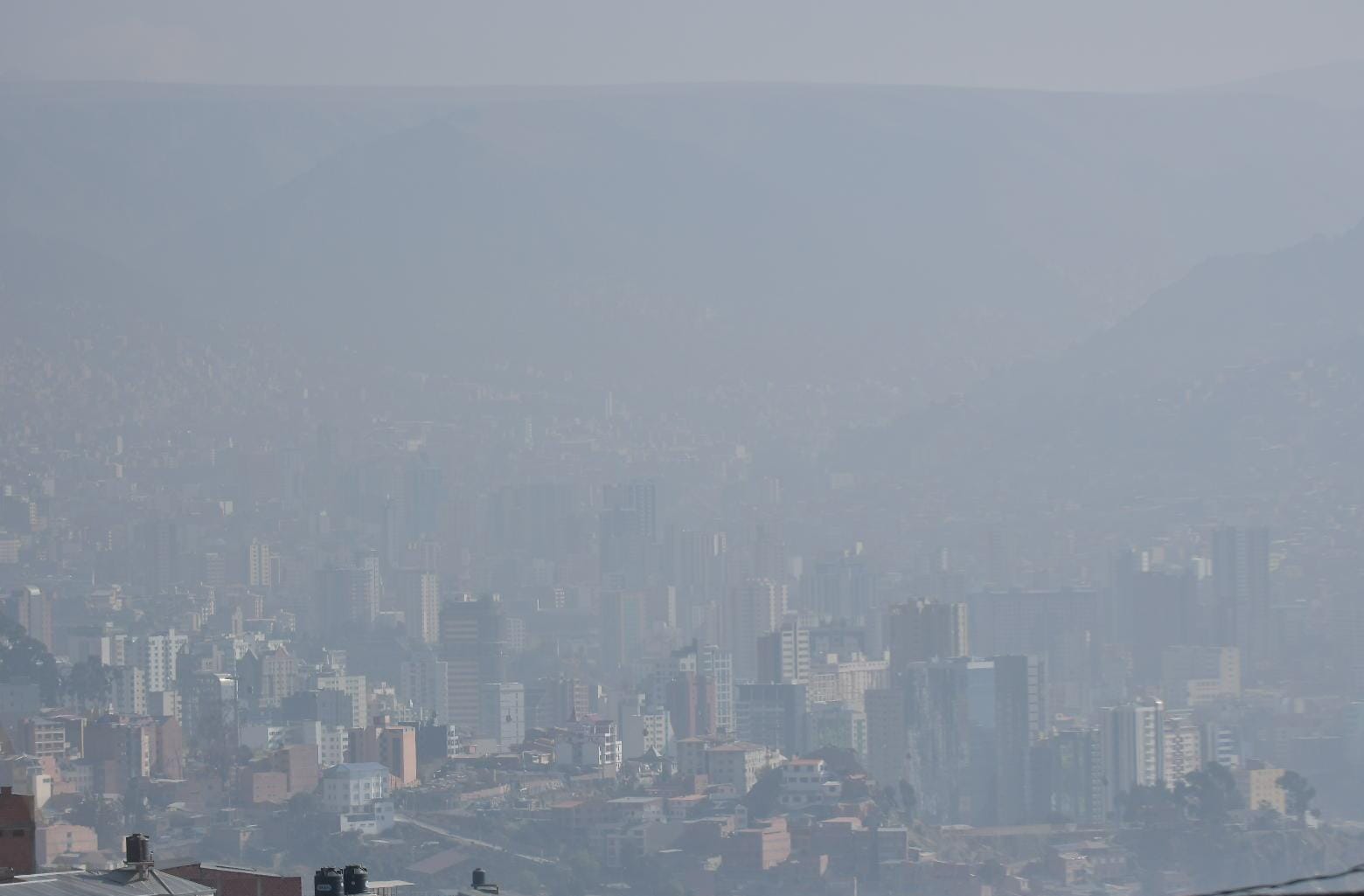 El Índice de la Calidad del Aire es muy malo y el riesgo es para todos, advierte la Alcaldía