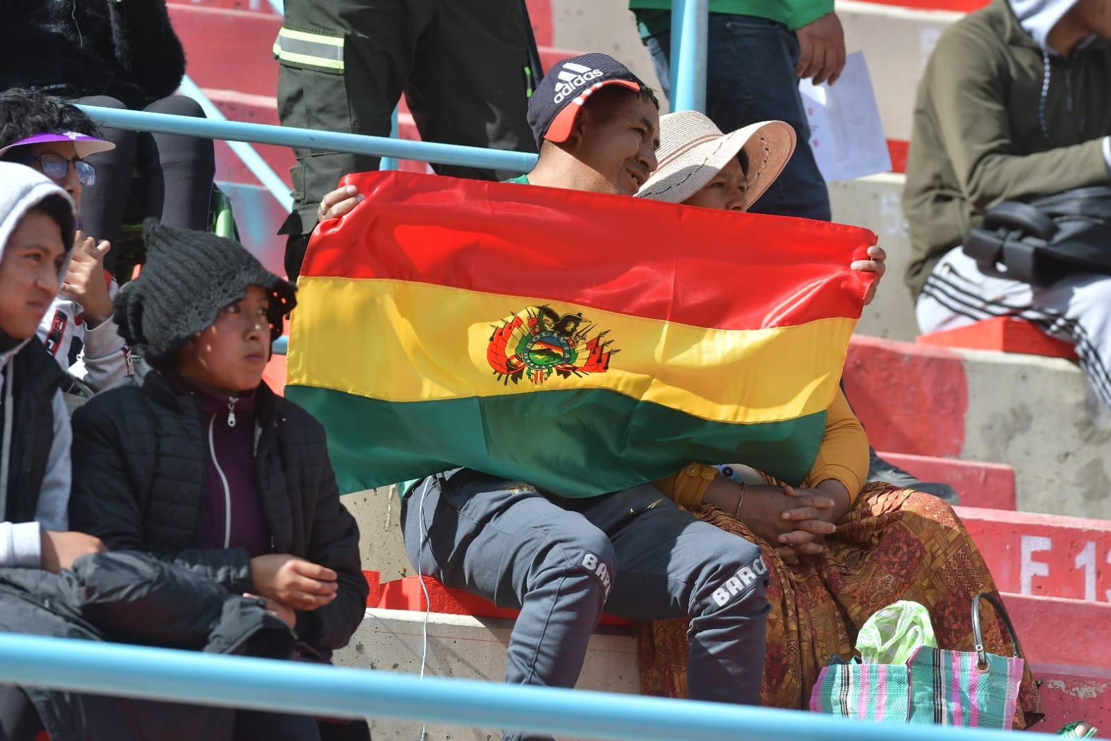 La selección es recibida en El Alto con la cueca Viva mi Patria Bolivia