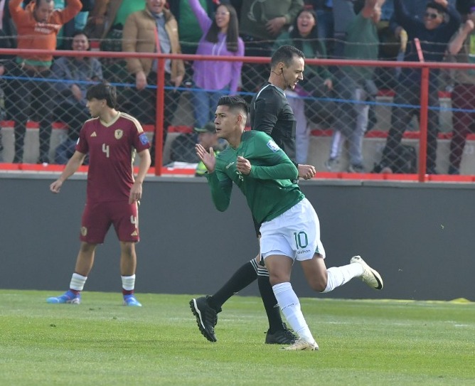 Bolivia logra el triunfo soñado y vuelve a la lucha en las eliminatorias 