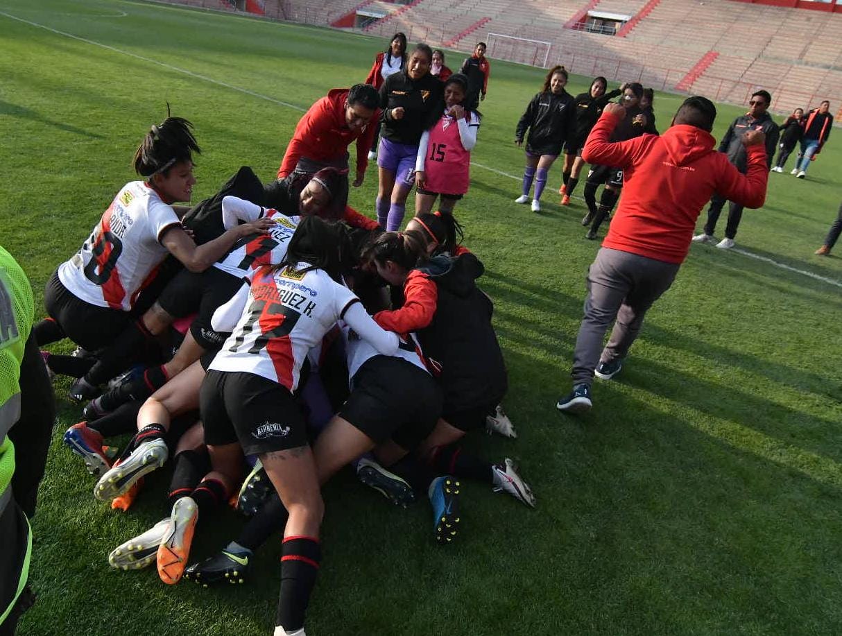 Always Ready gana la primera Liga Femenina del fútbol boliviano 