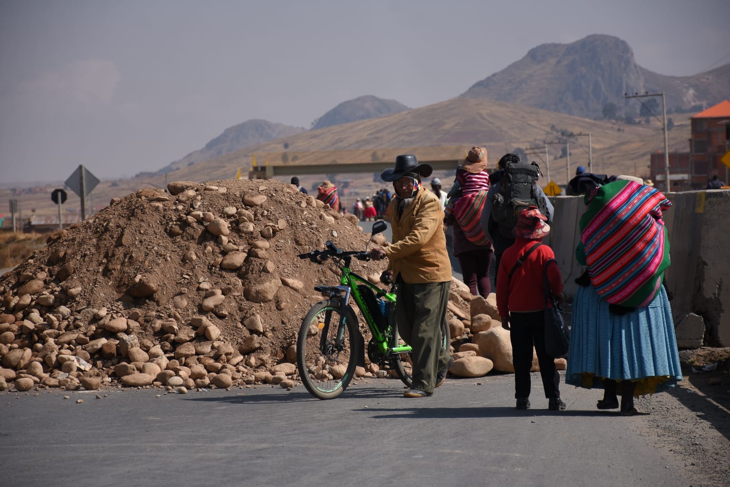 ABC reporta cinco puntos de bloqueo en rutas del altiplano paceño