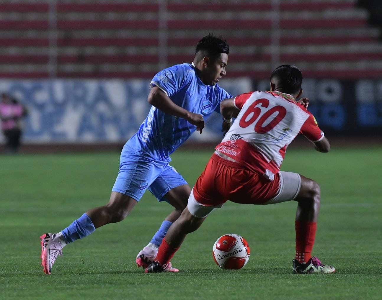 Bolívar golea a Independiente y es líder con 7 puntos más que The Strongest