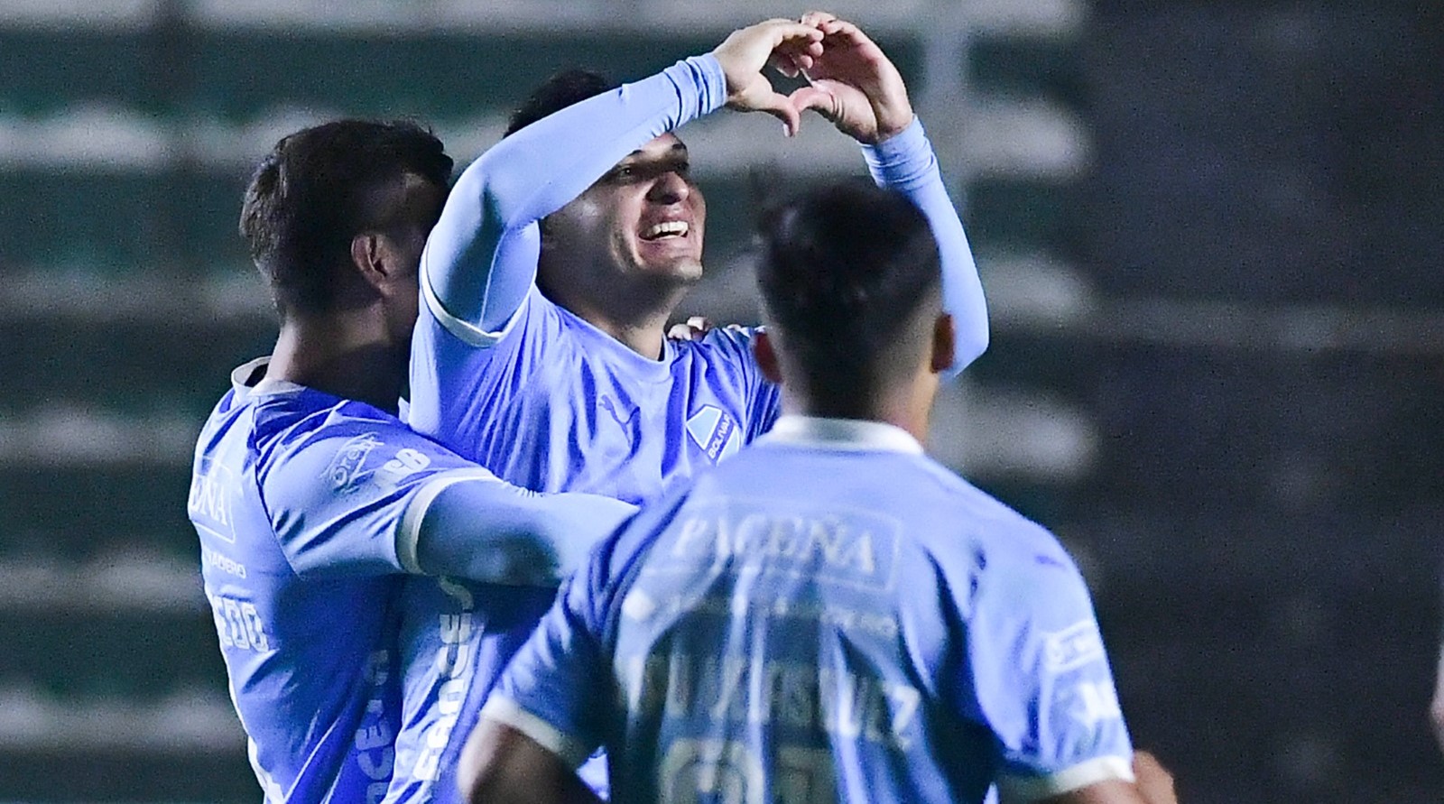 Bolívar golea a Independiente y es líder con 7 puntos más que The Strongest