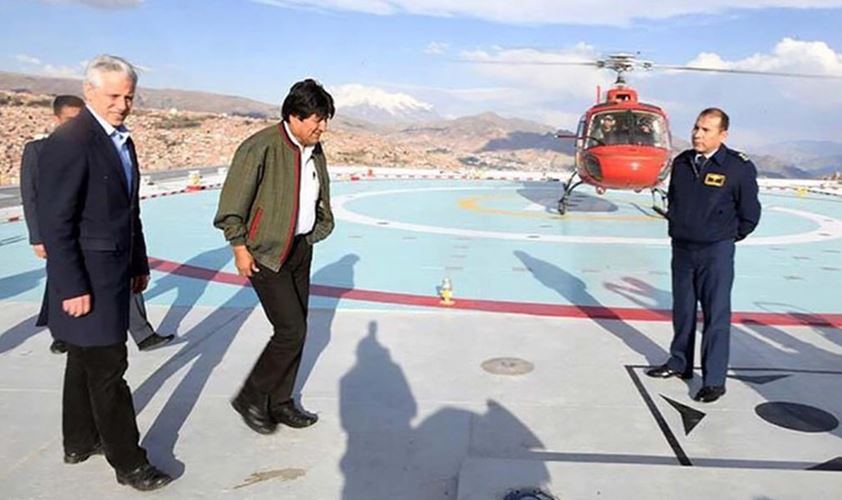 Evo pide dejar el “lujo” para “salvar nuestro planeta” pero usa autos blindados, avión y edificio millonarios