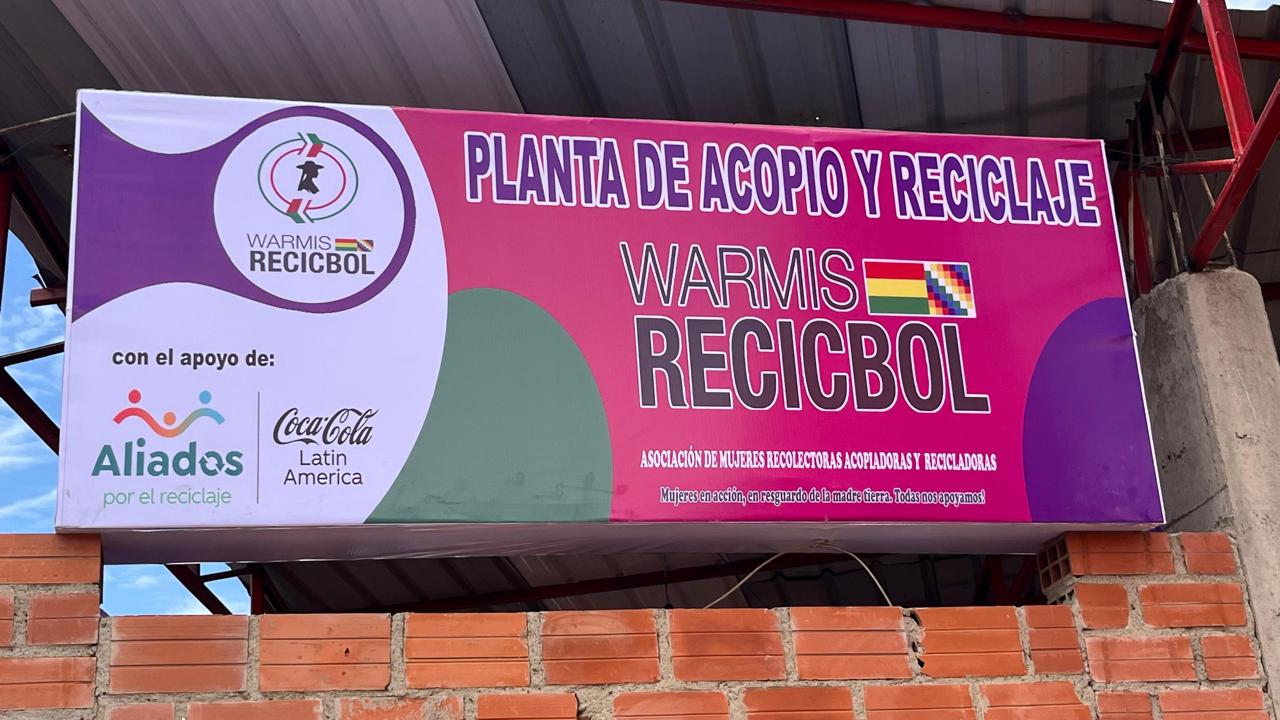 Recicladores de la Asociación Warmis Recicbol inauguran su Centro de Acopio para fortalecer el reciclaje de residuos en la ciudad de El Alto