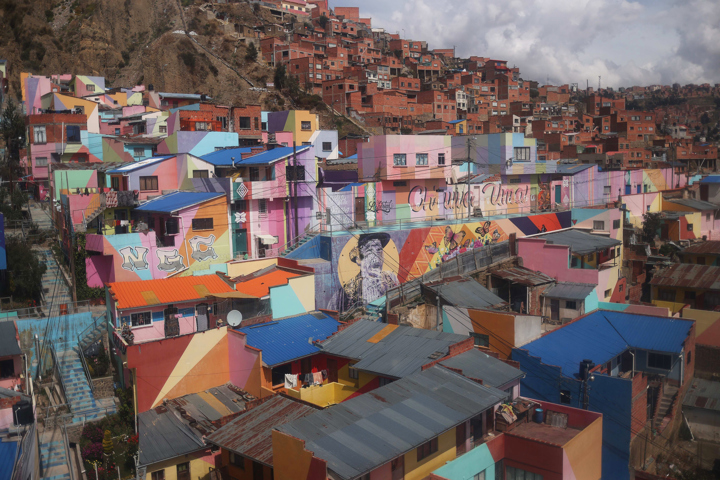 Chualluma, el barrio de colores que homenajea a la chola paceña 