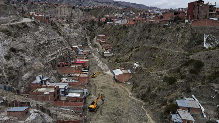 Especialistas temen un mayor riesgo de inundaciones y derrumbes en Bolivia para 2025