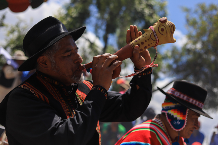 Bolivia recibe el solsticio de verano austral con música autóctona y rituales ancestrales